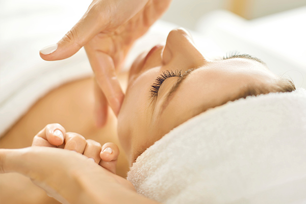 Institut Esthederm profesionálne kozmetické ošetrenia tváre Bratislava
